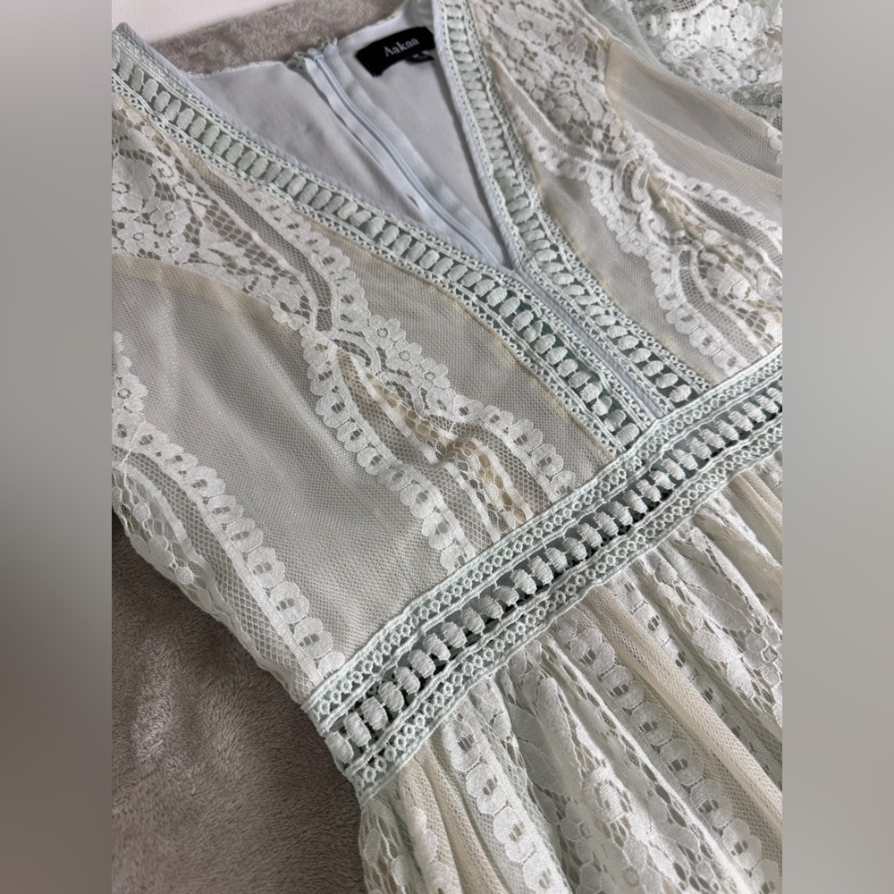 Aakaa Lace Maxi Dress Medium Fill Your Heart White Cream Blue Underlay Formal - Picture 6 of 16